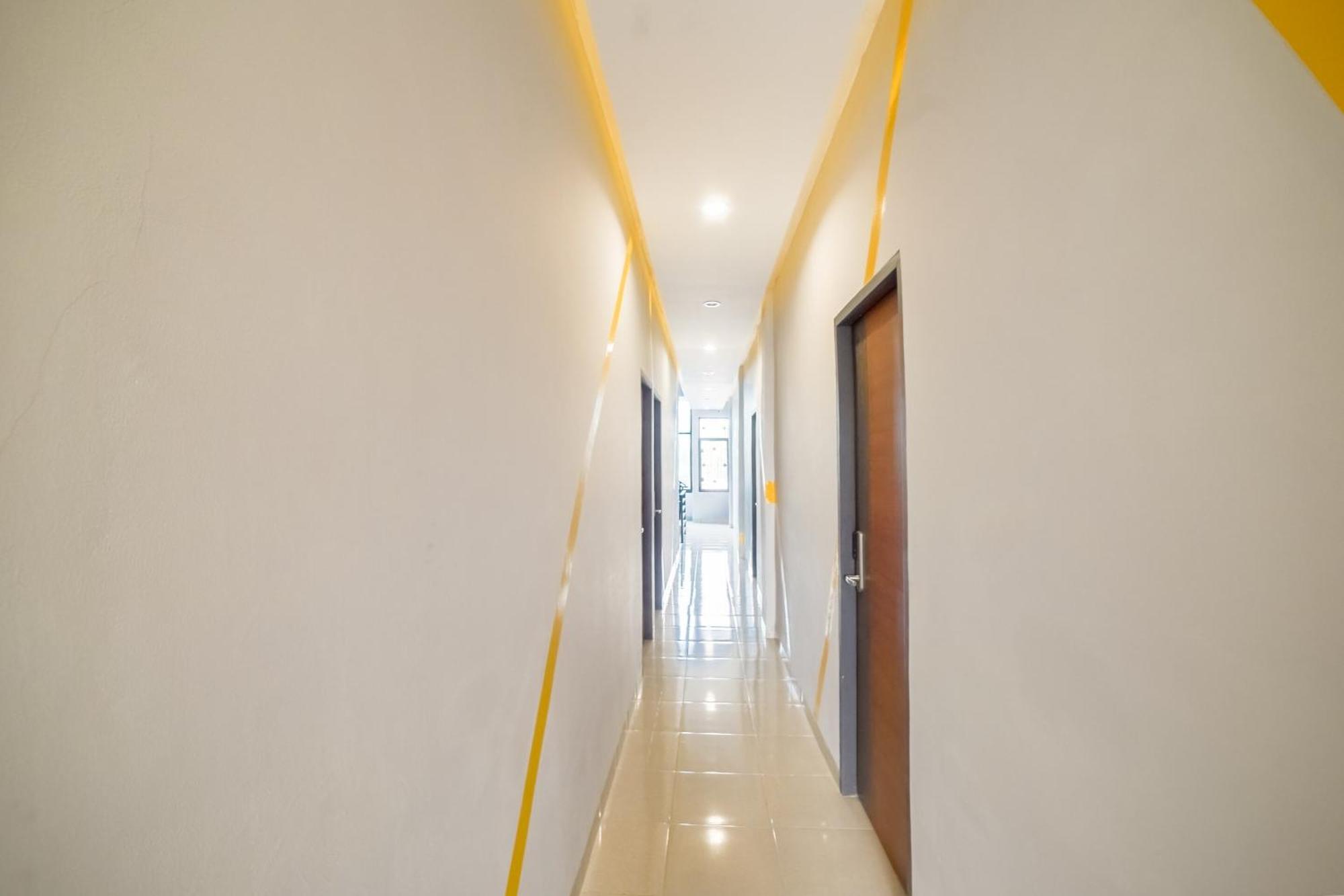 Capital O 90874 Millenium Inn 2 Медан Екстериор снимка