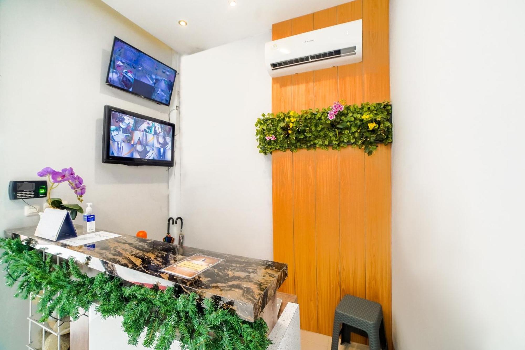 Capital O 90874 Millenium Inn 2 Медан Екстериор снимка